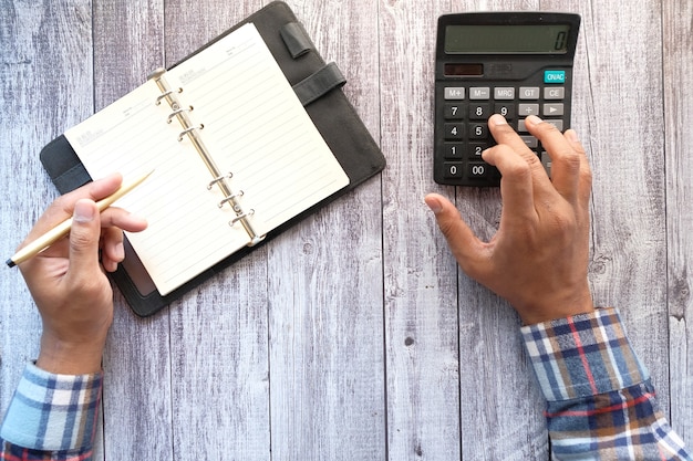 Debt Settlement: Risks, Rewards, & Decision-Making Guide